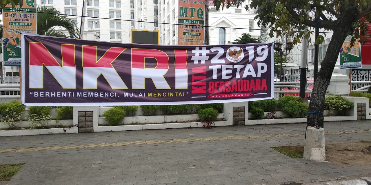 Spanduk #2019KitaTetapBersaudara Ramaikan Kota Medan