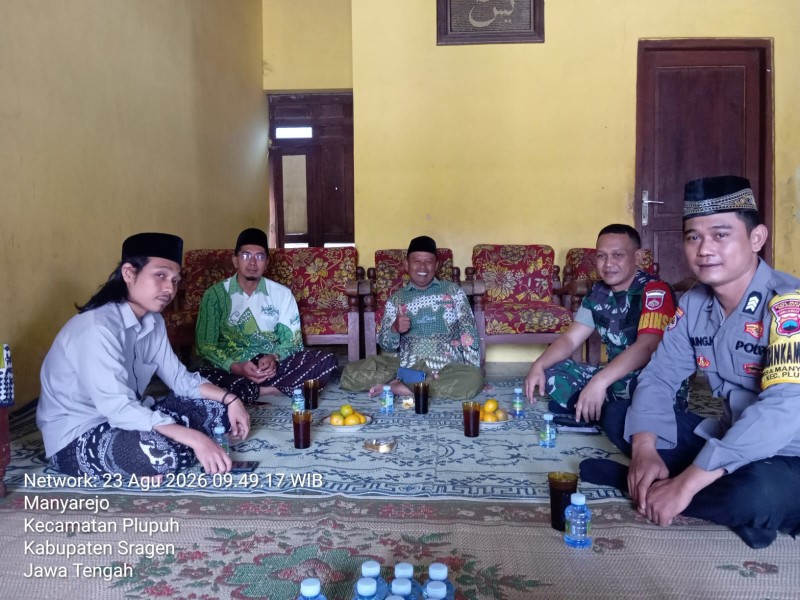 Pengajian Akbar Lapanan MWC NU Plupuh Dihadiri 300 Jamaah, Babinsa Turut Pastikan Kegiatan Kondusif