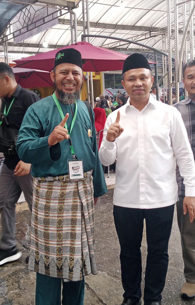 Ustadz Jefri (UJE) ketua Relawan Sahabat ABSHA Menyambut Gembira Kedatangan UAS Tabligh Akbar ke Dum