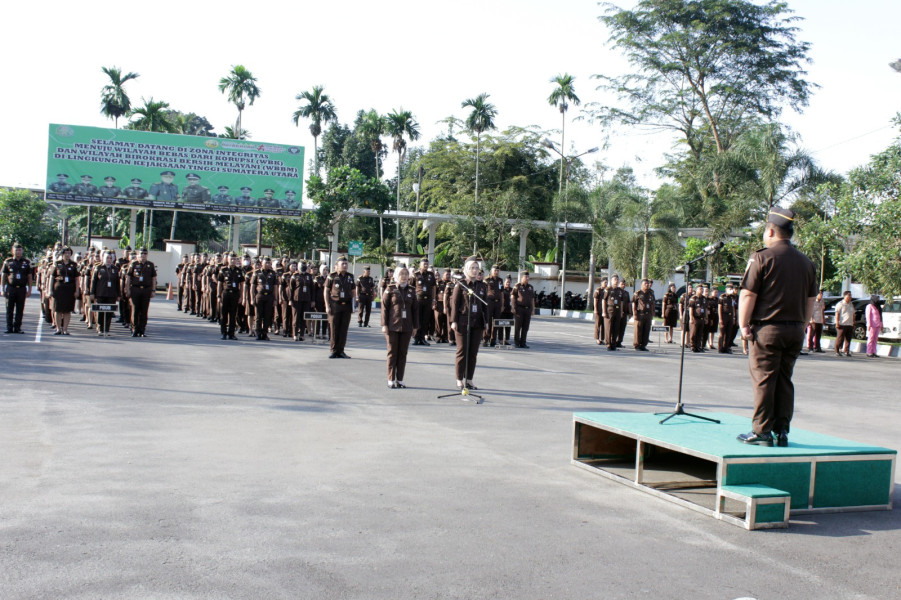 Aspidsus Kejati Sumut Iwan Ginting Pimpin Apel Pagi, Sampaikan 3 Hal Penting Terkait Kinerja