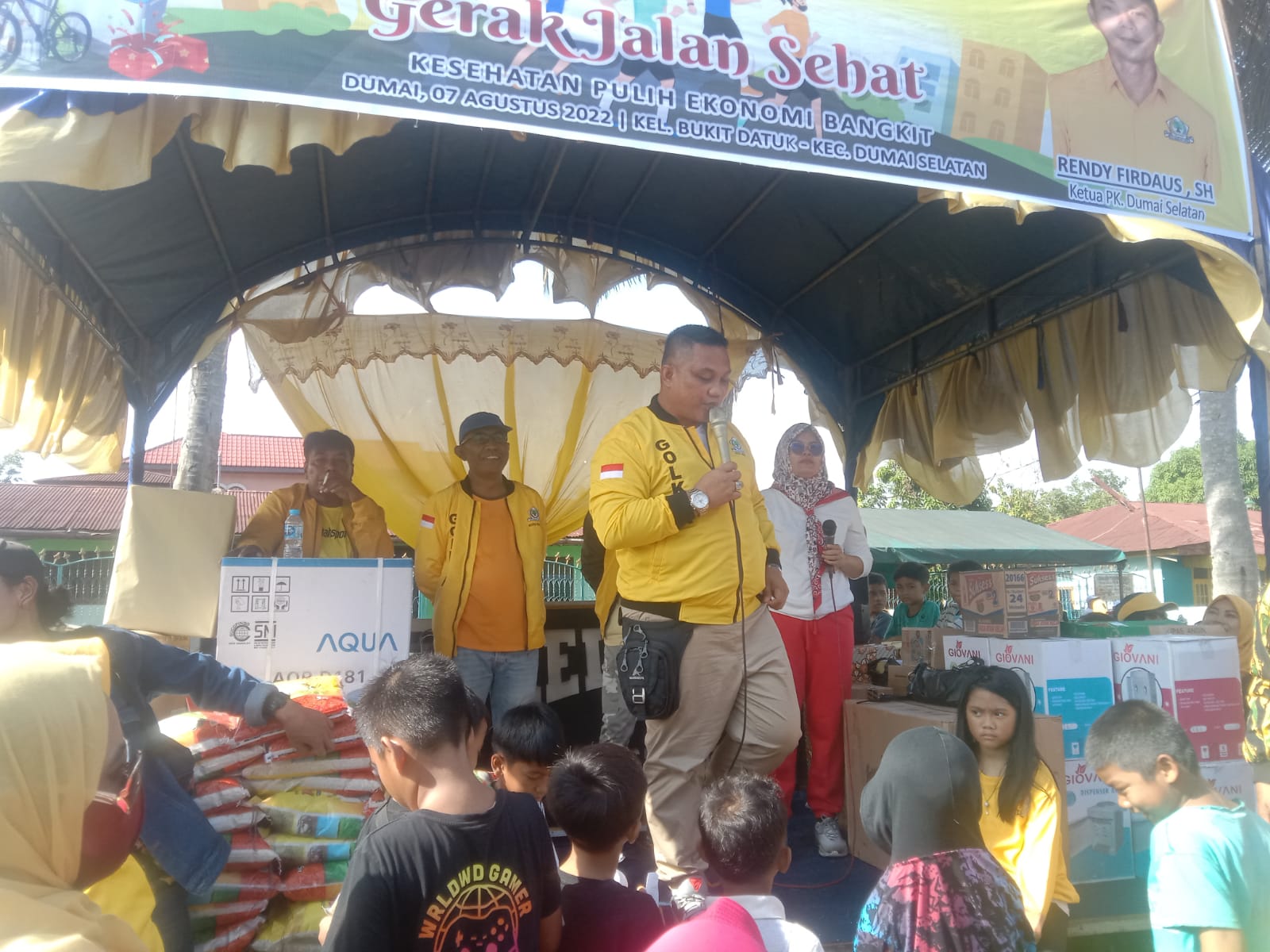 Dalam Rangka Hut RI ke- 77 Partai Golkar Gelar Jalan Santai