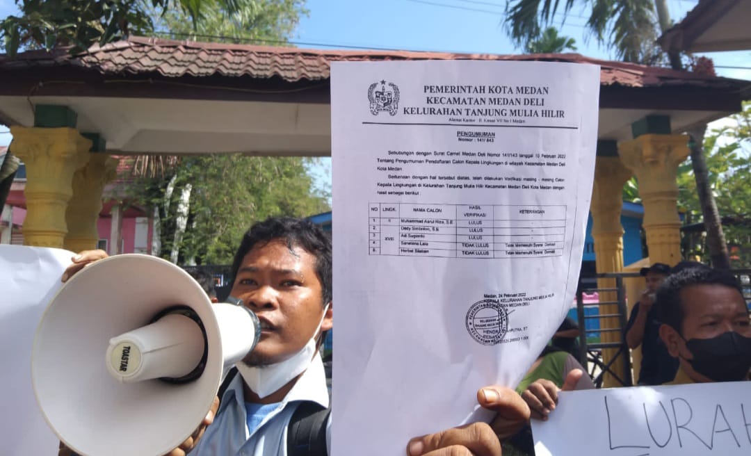 Warga Berteriak 
