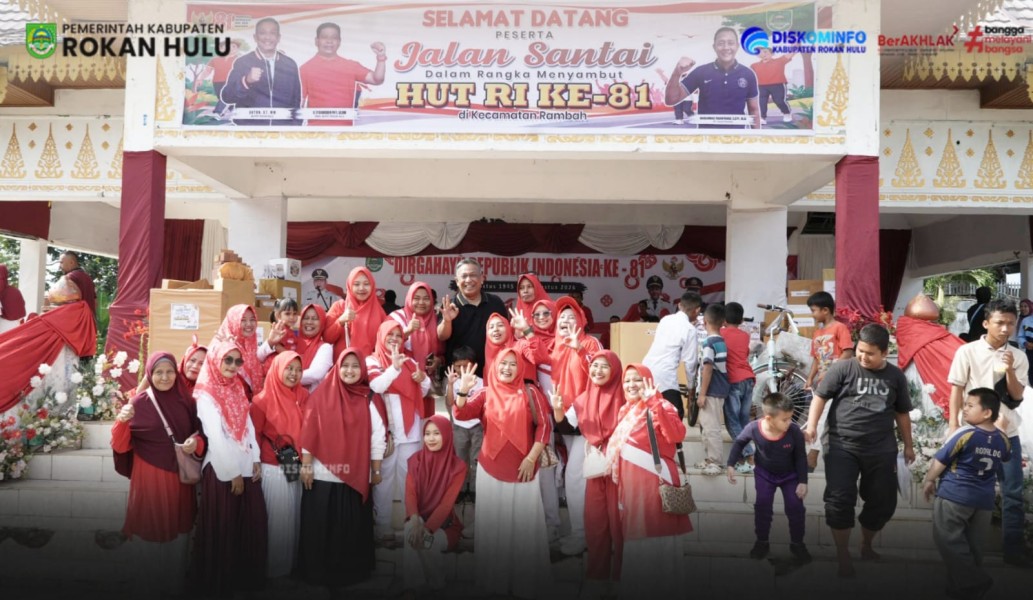 Meriahkan HUT RI Ke-81 Tingkat Kec.Rambah, Bupati Anton Lepas Jalan Santai di Taman Kota Pasir Pengaraian