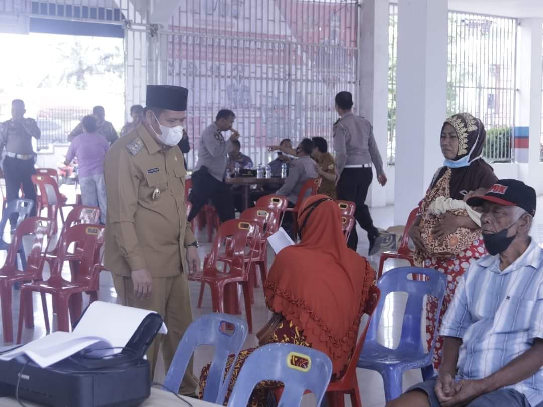Wabup Labusel tinjau vaksinasi di gedung SSBK Kotapinang