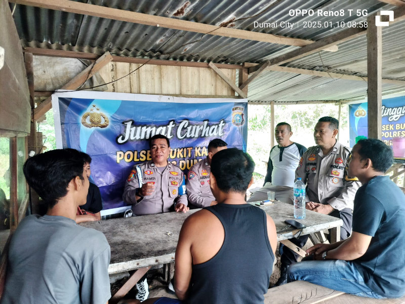 Polsek Bukit Kapur Jumaat Curhat Di RT 010 Kelurahan Bukit Nenas Kota Dumai