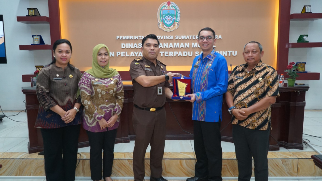 Kejati Sumut Penerangan Hukum di DPM PTSP Sumut, Jauhi Korupsi dan Bijaklah Bermedia Sosial