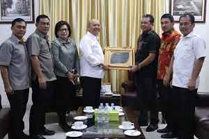 BPJS Ketenagakerjaan Wilayah Sumbagut Beri Penghargaan Pada Wali Kota Medan