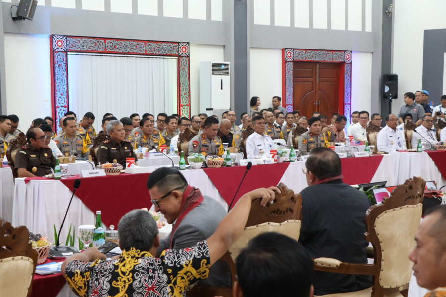 Idianto, SH,.MH Sampaikan Capaian Kinerja Pada Kunjungan Spesifik Komisi III DPR RI di Sumut