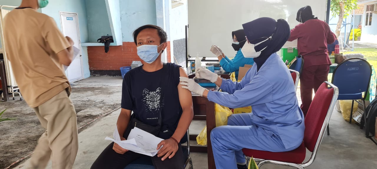 RSAU dr. Siswanto Lanud Smo Kembali Lanjutkan Vaksinasi Tahap Kedua bagi Warga Solo dan Sekitarnya