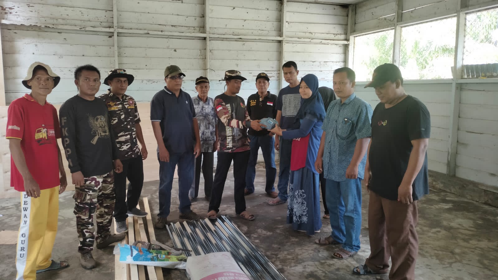 Sub Rayon FKPPI Desa Perkebunan Ajamu, Bantu Rehab Ruangan Belajar TPI Desa Sei Sentosa