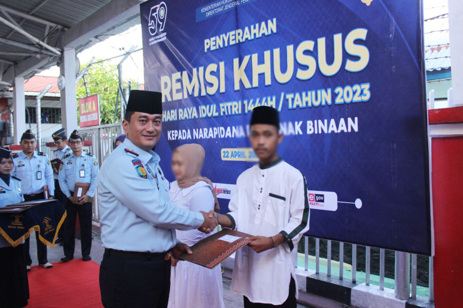 Rayakan Hari Kemenangan, Warga Binaan Rutan Dumai Sholat Idul Fitri dan Terima Remisi