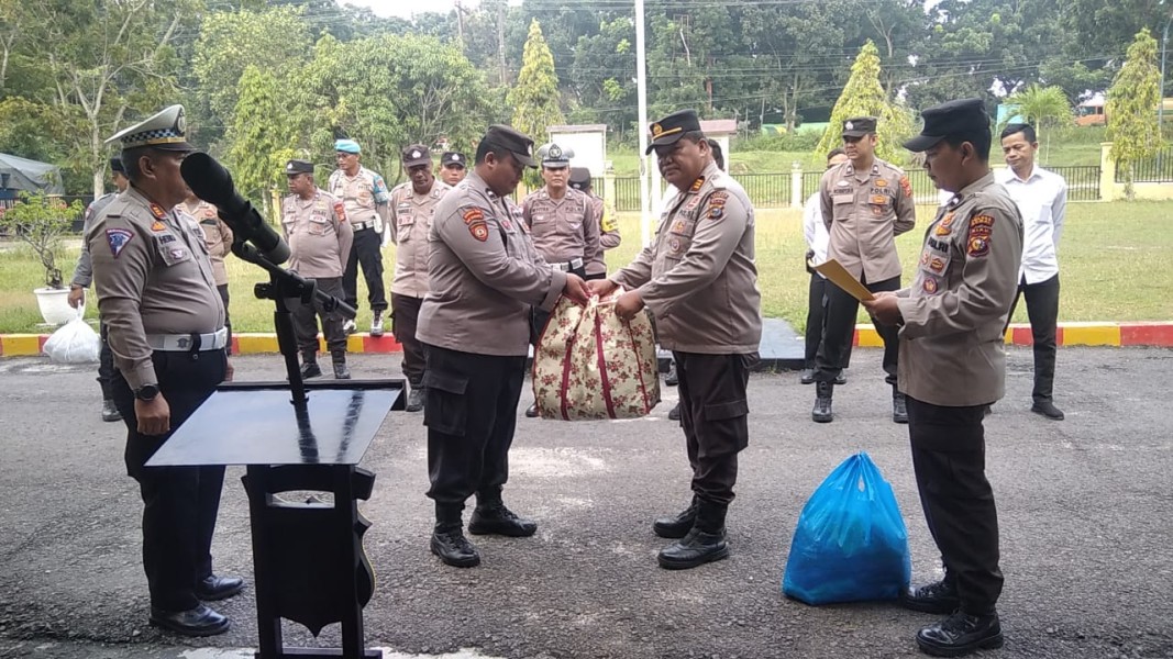 Polsek Dumai Timur Salurkan Bantuan untuk Korban Bencana Sumatera, Kapolres Dumai Apresiasi