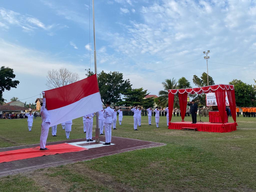Upacara Penurunan bendera Merah Putih HUT Kemerdekaan RI ke 77