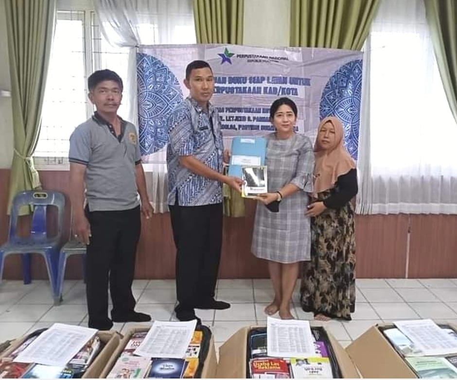 Perpusnas RI Serahkan Bantuan Buku Untuk Perpustakaan Sibolga