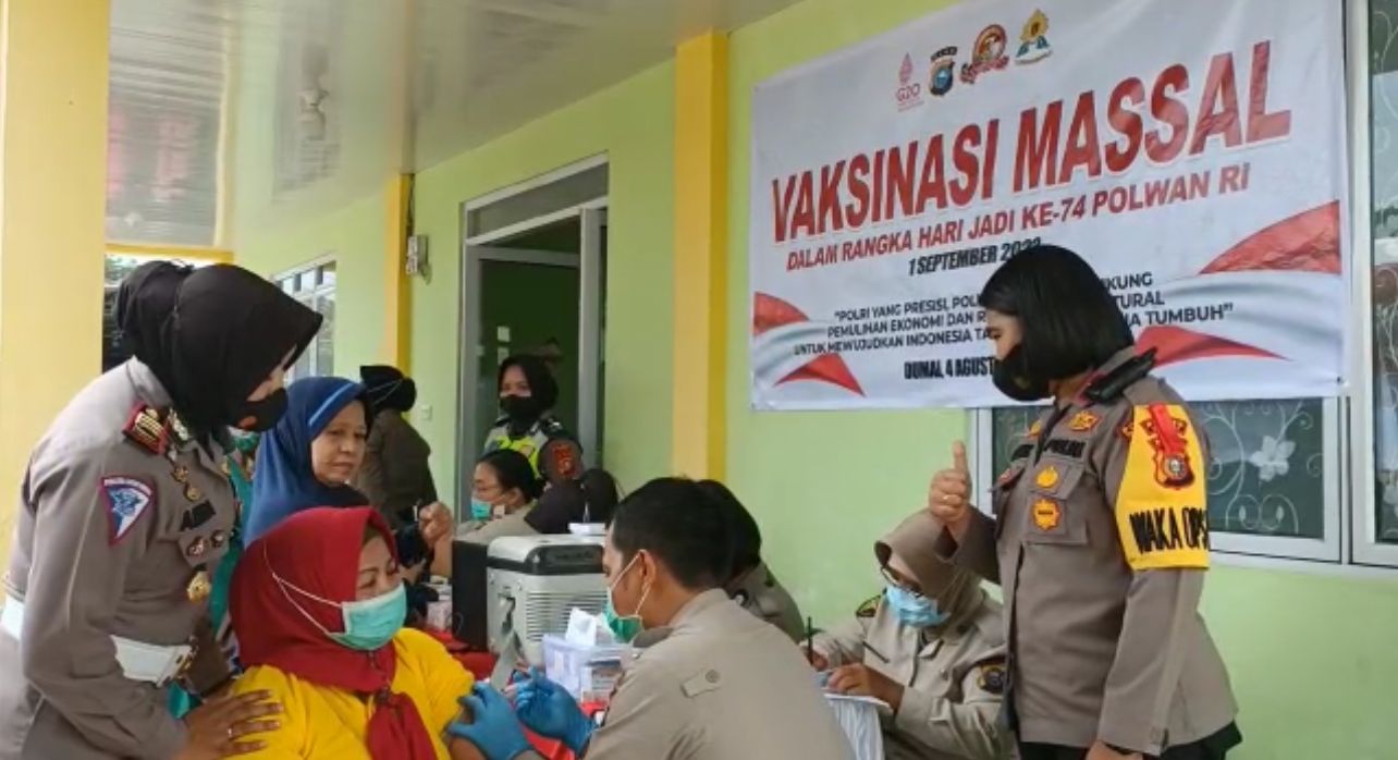 Polwan Polres Dumai beserta Jajaran Menggelar Kegiatan Vaksinasi Massal Covid-19 Dosis1, 2, Booster