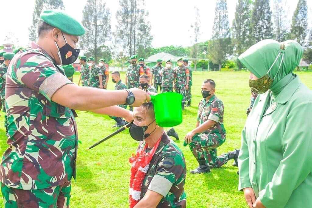 Kodim 0207/Simalungun Melaksanakan  Upacara Korps Raport dan Tradisi Masuk Satuan