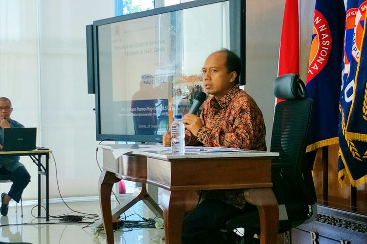 BNPB Sebut Dampak Erupsi Anak Krakatau Tak Akan Sampai Jakarta dan Utara Jawa
