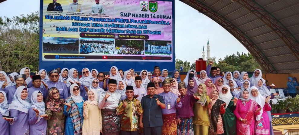 Milad SMPN 14  Ke 15 Meriah  Dengan Seni 1000 Tari Zapin