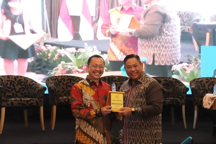 Ketika Bupati Dairi Eddy Berutu Diberi Panggung Istimewa oleh Komnas HAM di Depan Mahfud Md dan Moel