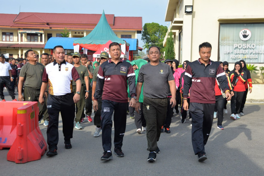Sinergitas TNI-Polri Sambut Hari Bhayangkara Ke 77dengan Olahraga Bersama