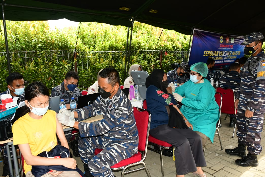 Warga Martubung Kawasan Industri Modren Dapat Vaksinasi Dari TNI AL Lantamal l