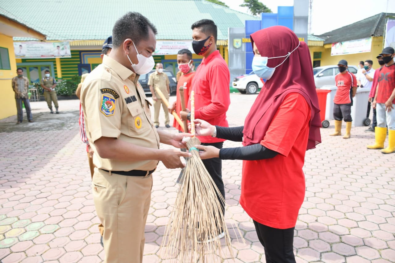 Bupati H Darma Wijaya Lepas 30 Orang Pasukan Merah