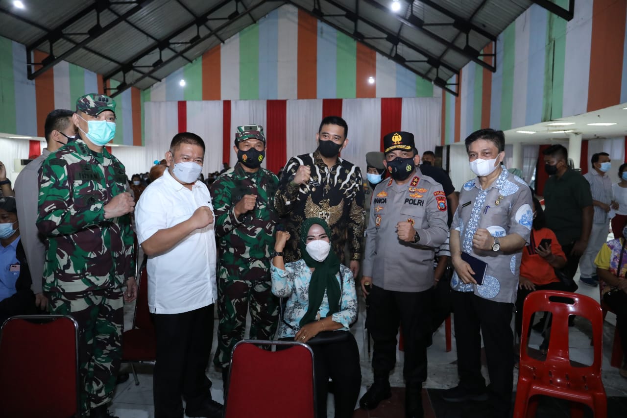 Hadiri Vaksinasi 1.000 Orang, Kapoldasu : Masyarakat Kota Medan yang sudah Vaksin tetap Patuhi Proke