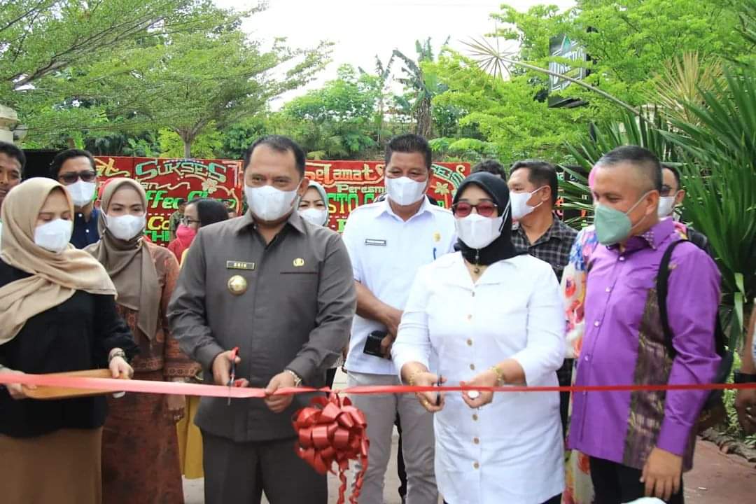 Bupati dan Wakil Bupati Labuhanbatu hadiri Grand Opening D Resto & Coffee Shop Delicious