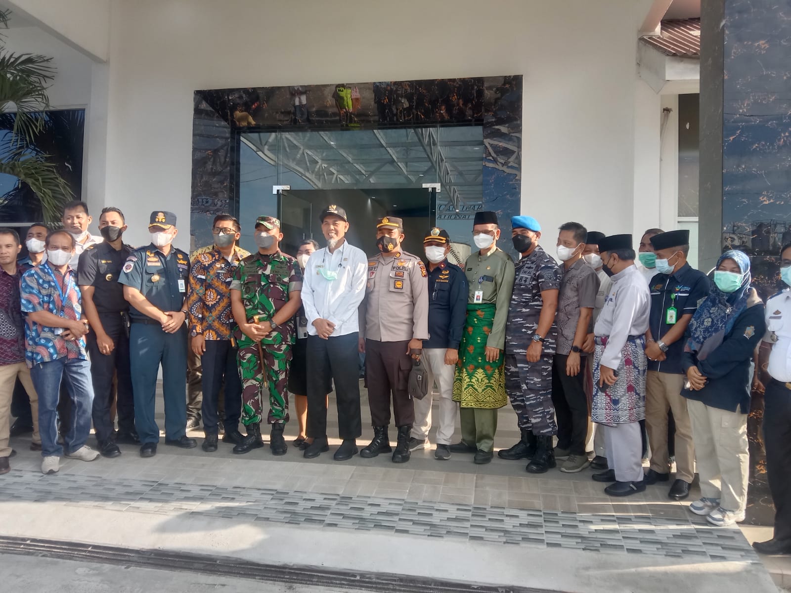 Walikota dan Dandim 0320 Tinjau Persiapan Terminal Pelabuhan Internasional Dumai