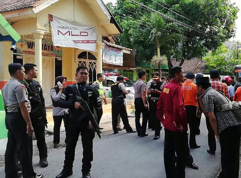 Meski Luka Terkena Ledakan, Anwar Pembawa Bom Berhasil Kabur