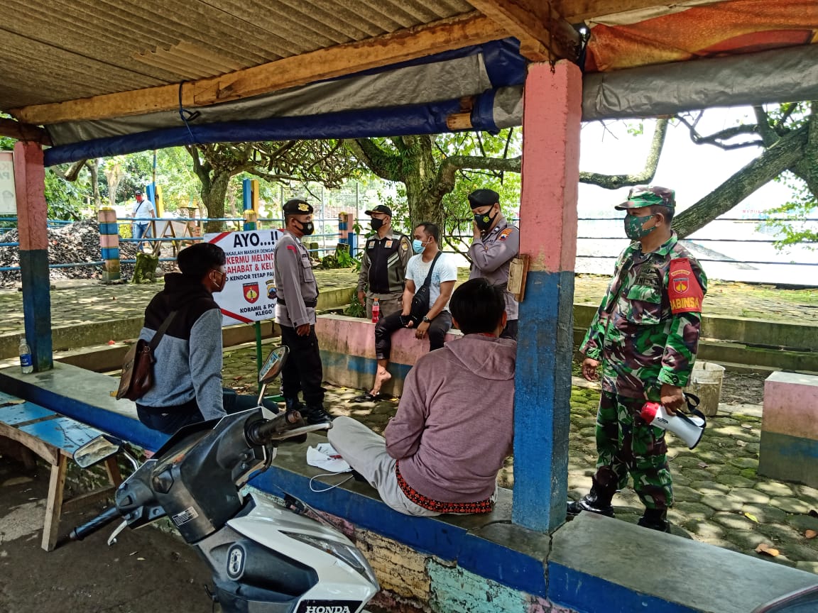 Petugas Gabungan Edukasi Pengunjung Waduk Bade