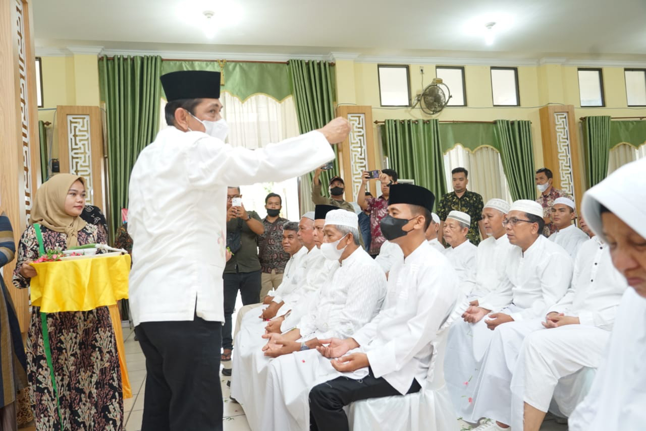 PJ WALIKOTA TEBING TINGGI TEPUNG TAWARI 57 CALON JEMAAH HAJI KOTA TEBING TINGGI TAHUN 2022 