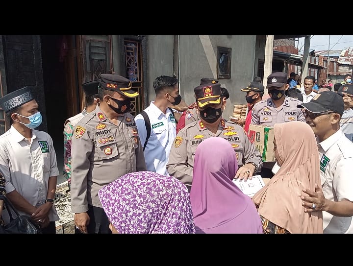 Tangis Haru warnai Korban Kebakaran Kepada Pejuang Dhuafa .