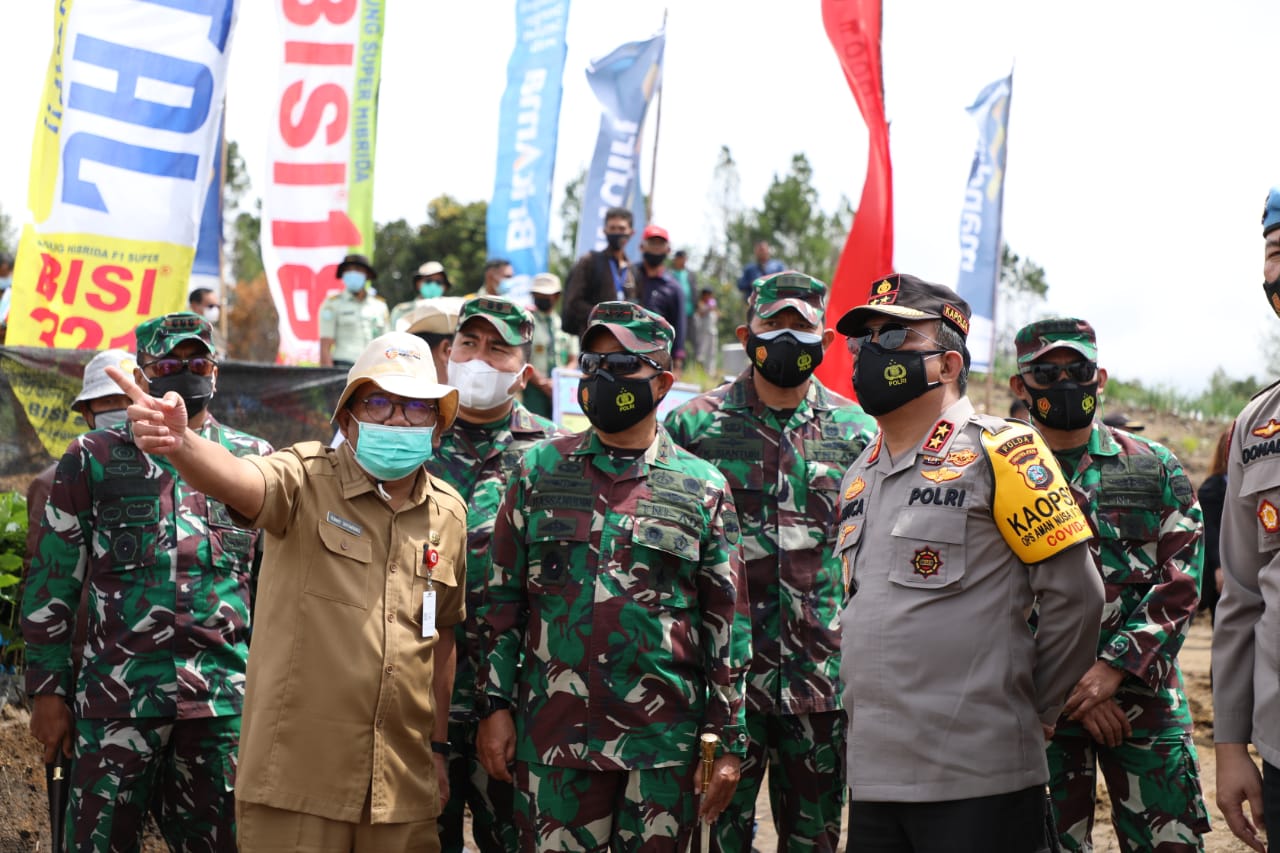 Kapolda Sumut Dampingi 3 Menteri Kunker ke Humbahas