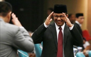 Anies Lantik Tiga Pejabat DKI Jelang Akhir Tahun