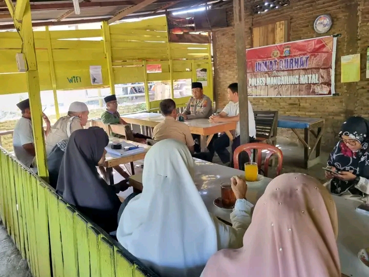 Kasat Binmas Polres Madina Adakan Jum’at Curhat di Pidoli Dolok