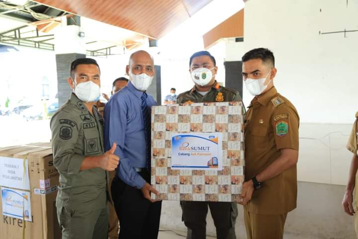 Camat, Lurah dan Kepala Desa mendapat Reward dari Bupati Labuhanbatu Utara 