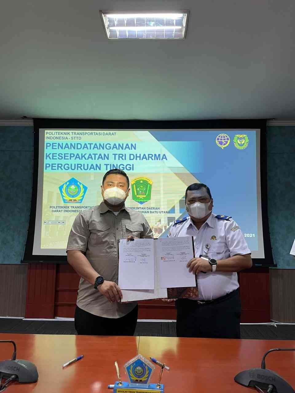 Pemkab Labura tandatangani MoU dengan Direktur PDTI-STTD Bekasi Jawa Timur 