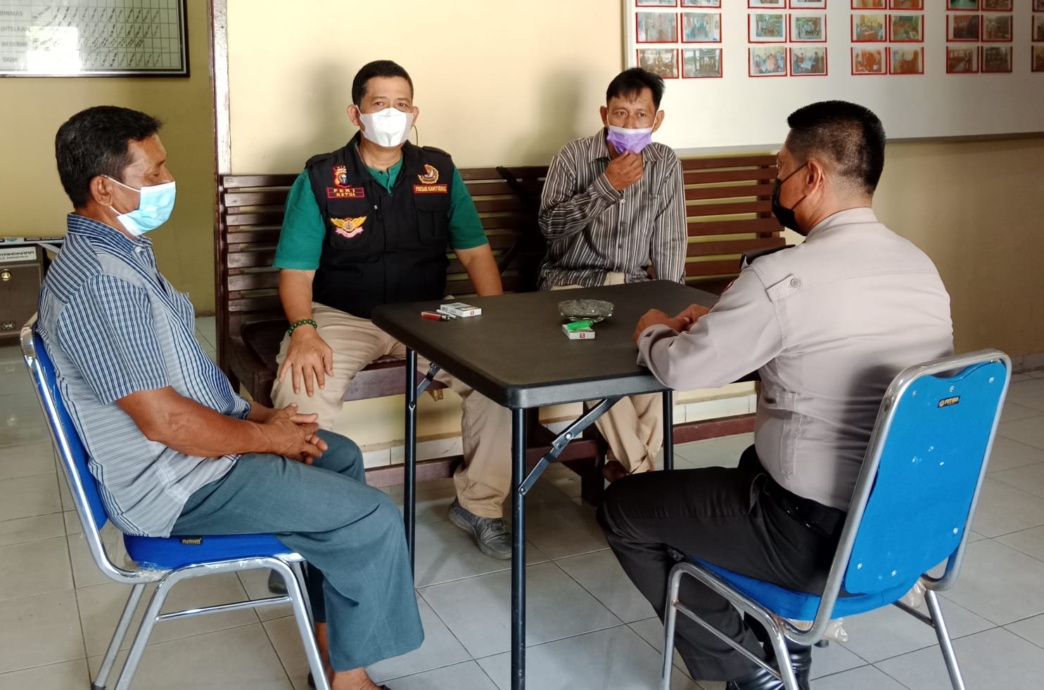 Disambut Hangat Pokdar Kamtibmas Kecamatan Medang Kampai di Polsek