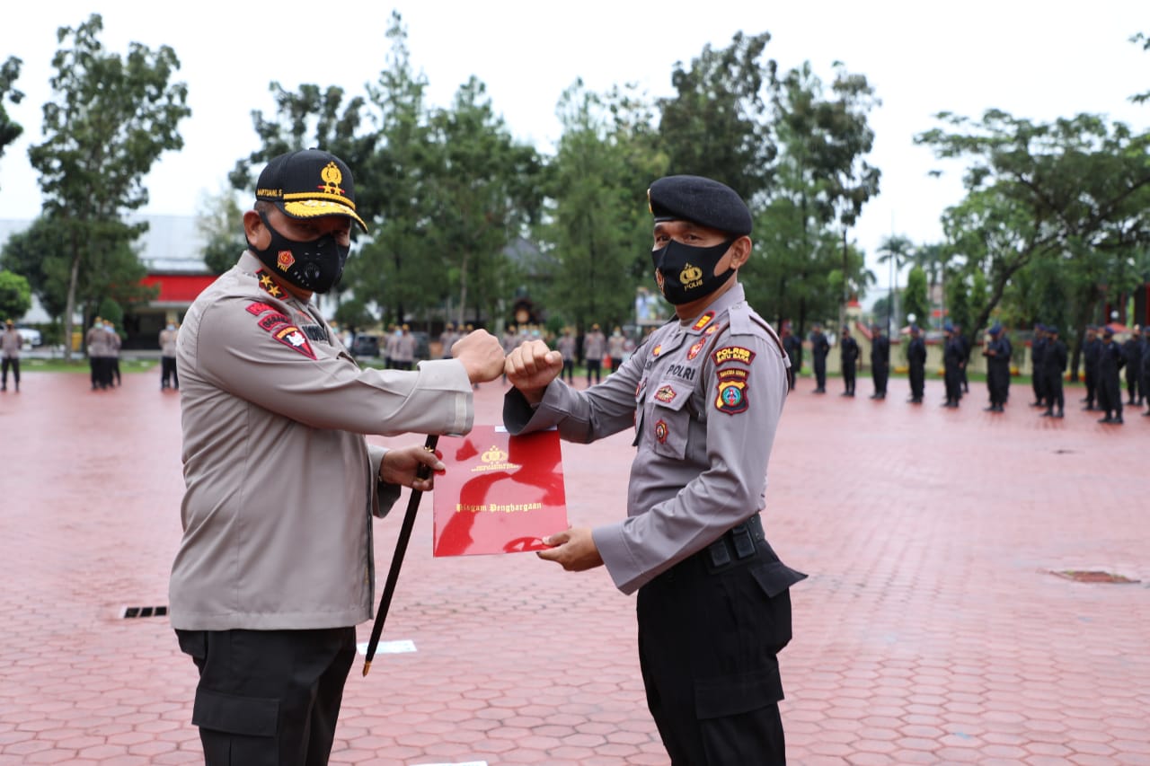 Kapoldasu Berikan Penghargaan kepada 28 Personil Terluka Pasca Pengamanan Unras