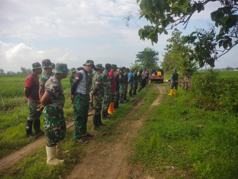 Dan SST Tekankan Pentingnya Apel Pagi Satgas TMMD Reg 128 Sebelum Bekerja