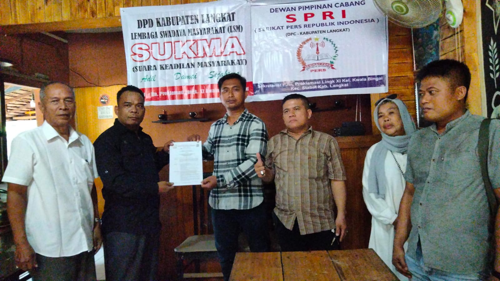 Surat Mandat Resmi Diterima Ketua DPC SPRI Langkat Bambang Hermanto