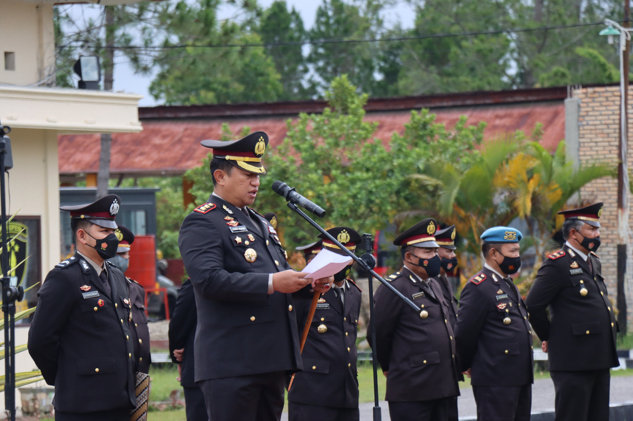 Peringati Hari Pahlawan, Polres Humbahas Gelar Upacara Bendera