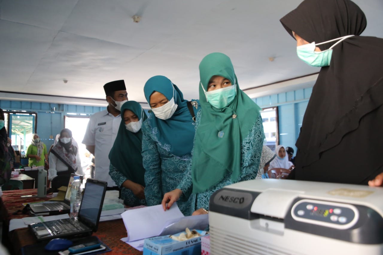 Wali Kota Dumai Memimpin Kegiatan Roadshow Vaksinasi Lansia