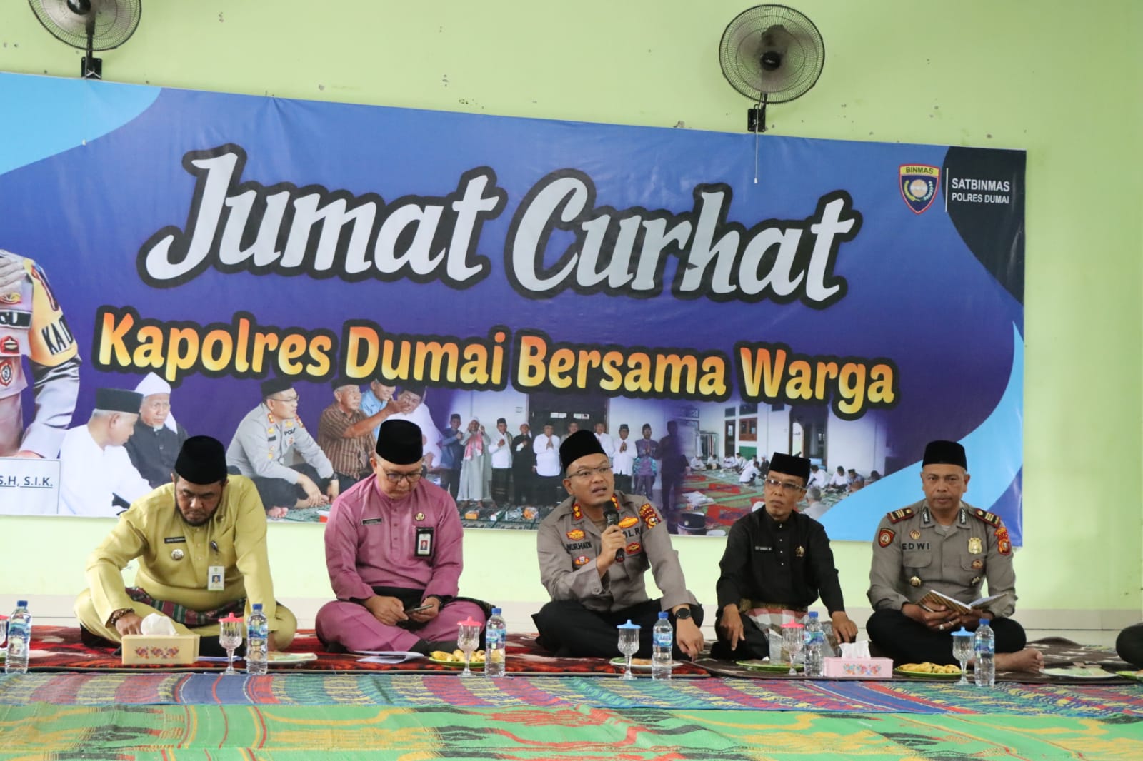 Kembali, Jumat Curhat, Kapolres Berikan Nomor WA Pengaduan kepada Masyarakat