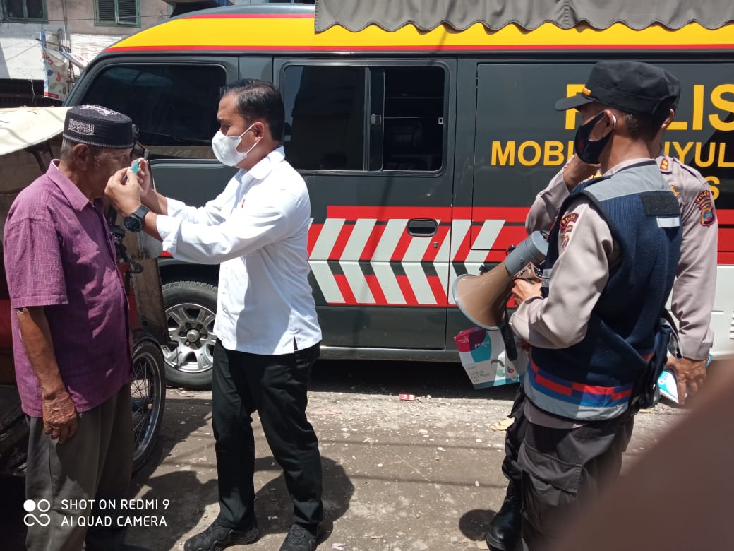 Tingkatkan Kedisplinan Warga, Polda Sumut Bagikan 1000 Masker setiap Hari