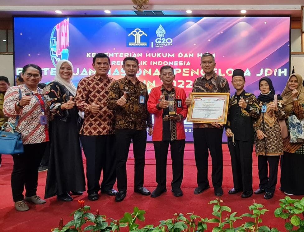 KANWIL KEMENKUMHAM RIAU RAIH PENGHARGAAN TERBAIK III PENGELOLA JDIHN KATEGORI KANWIL  SE-INDONESIA