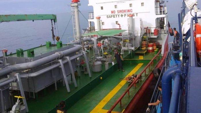 BC Kepri Tangkap Kapal Tanker Bawa Limbah. Menkeu Sri Mulyani Pimpin Langsung Preskon di Kepri