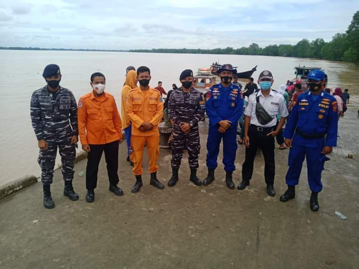 Satpolairud Polres Labuhanbatu Lakukan Pengamanan Penyeberangan Tanjung Sarang Elang - Labuhanbilik