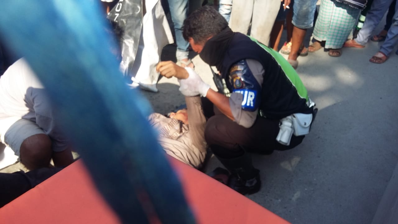 Pengguna Jalan Tewas Ditabrak Truck Pasir di Hamparan Perak